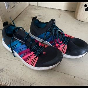 Big Kids Girls Size 6Y Under Armour Sneakers!